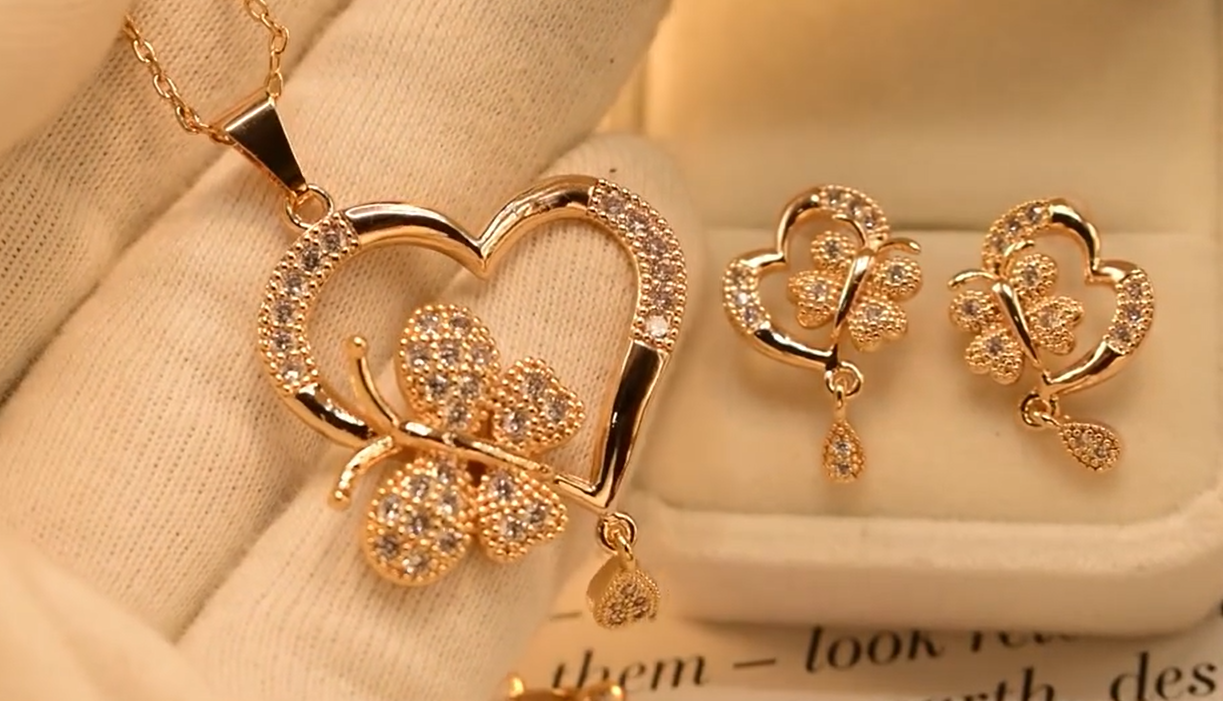 Stylish Heart Butterfly Fancy Gold Plated Necklace Sets for Girls/Women